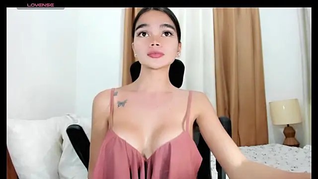 Snapshot of kendall_petite18 chatting on June 4, 2026, 8:59 pm kendall petite18 online show from June 4, 2026, 8:59 pm