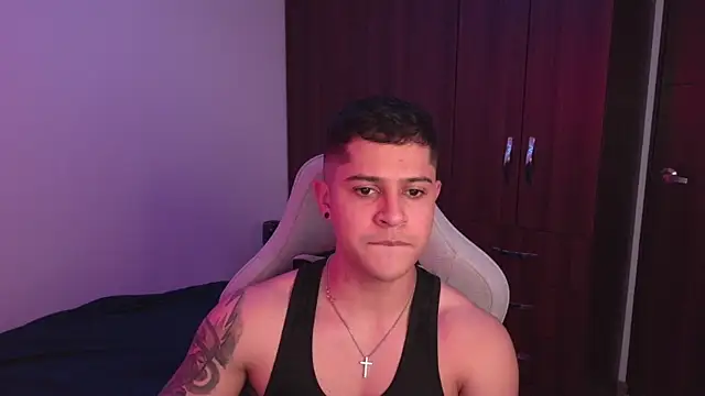 domsantiago  online show from October 15, 2025, 1:39 am