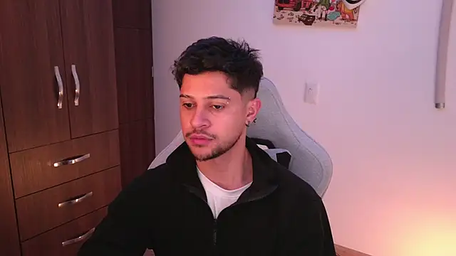 domsantiago  online show from December 17, 2025, 1:44 am