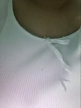 Snapshot of Shiny_Babe chatting on May 27, 2026, 9:56 pm Shiny Babe online show from May 27, 2026, 9:56 pm