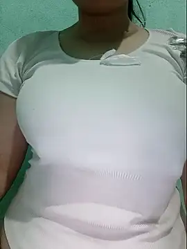 Snapshot of Shiny_Babe chatting on June 7, 2026, 5:22 am Shiny Babe online show from June 7, 2026, 5:22 am