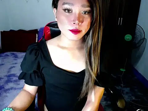 Urassiansweetcummer online show from November 14, 2025, 1:48 am