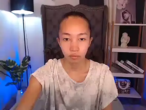 Snapshot of Sweet_kittyxx chatting on October 22, 2025, 5:08 am Sweet kittyxx online show from October 22, 2025, 5:08 am