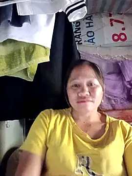 Snapshot of Phiphi135 chatting on April 5, 2026, 8:55 am Phiphi135 online show from April 5, 2026, 8:55 am