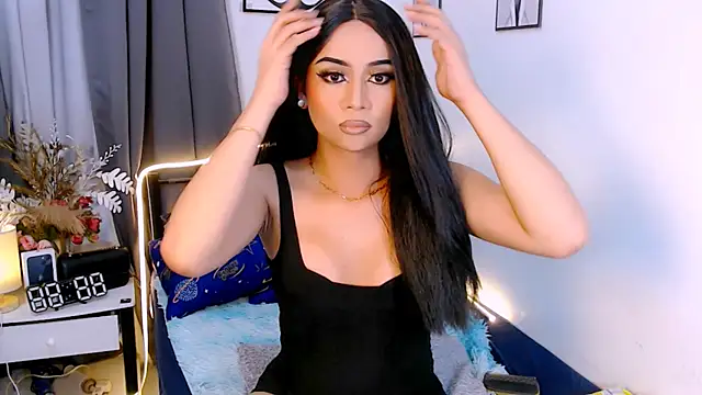 Snapshot of Zialustts chatting on November 14, 2025, 3:55 pm Zialustts online show from November 14, 2025, 3:55 pm