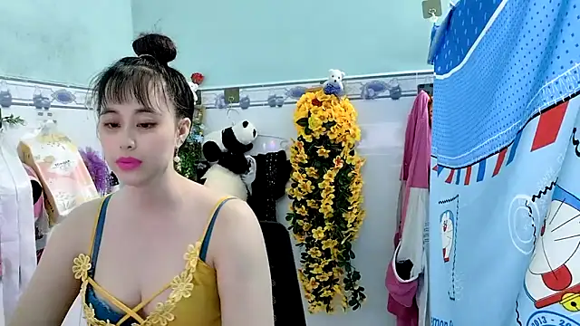 emgaixinhngoan online show from September 18, 2025, 3:03 pm