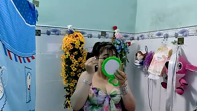 emgaixinhngoan online show from September 28, 2025, 3:50 pm