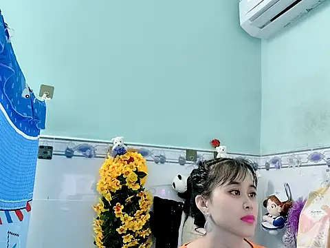 emgaixinhngoan online show from October 9, 2025, 12:14 pm