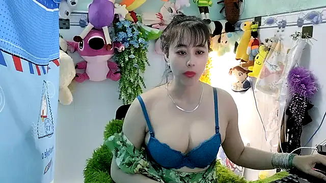 emgaixinhngoan online show from November 21, 2025, 3:16 am