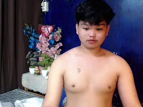 Reynelcock online show from March 9, 2026, 6:12 pm