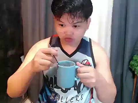 Reynelcock online show from April 4, 2026, 7:50 am