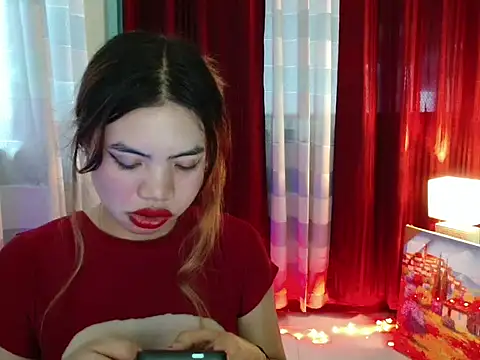 Snapshot of lover_girl143 chatting on February 8, 2026, 1:20 am lover girl143 online show from February 8, 2026, 1:20 am