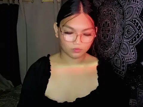 Snapshot of Lou_heart chatting on May 28, 2026, 7:00 pm Lou heart online show from May 28, 2026, 7:00 pm