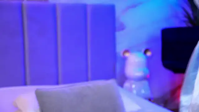 Izabellle02 online show from March 27, 2026, 8:26 am