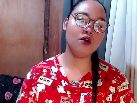  Lylia online show from February 23, 2026, 8:17 pm