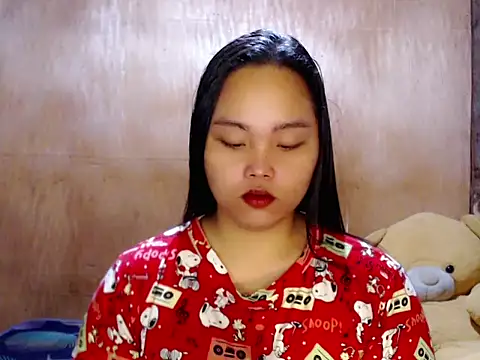  Lylia online show from April 4, 2026, 8:06 pm