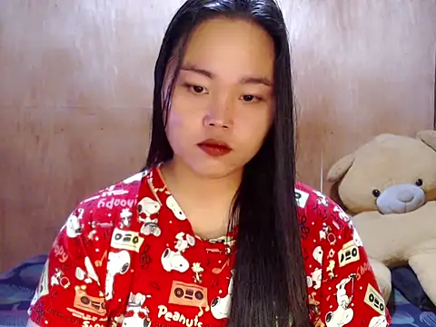  Lylia online show from May 23, 2026, 10:14 pm