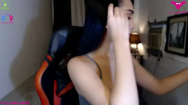 Snapshot of Goddess_Isabel chatting on November 16, 2025, 5:02 am Goddess Isabel online show from November 16, 2025, 5:02 am