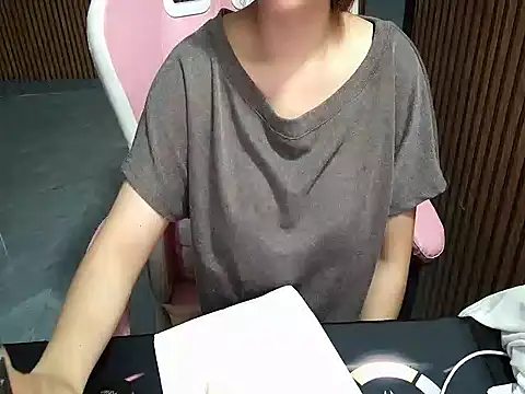 Snapshot of Ori-Yannie chatting on April 20, 2026, 3:31 am Ori-Yannie online show from April 20, 2026, 3:31 am