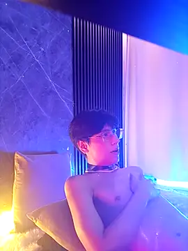 luixdust  online show from September 10, 2025, 10:15 am