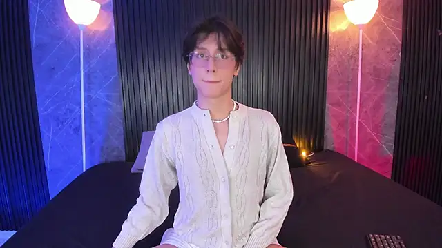 luixdust  online show from November 8, 2025, 6:57 am