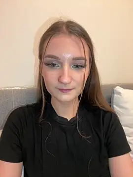 Snapshot of AdelinaEmber chatting on November 13, 2025, 5:12 pm AdelinaEmber online show from November 13, 2025, 5:12 pm