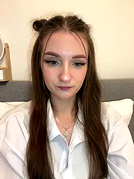 Snapshot of AdelinaEmber chatting on November 18, 2025, 11:47 am AdelinaEmber online show from November 18, 2025, 11:47 am