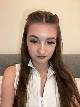 AdelinaEmber online show from December 16, 2025, 9:36 am