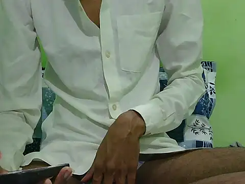 Snapshot of rockyy23boy chatting on October 26, 2025, 12:49 am rockyy23boy online show from October 26, 2025, 12:49 am