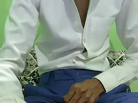 Snapshot of rockyy23boy chatting on October 29, 2025, 9:49 pm rockyy23boy online show from October 29, 2025, 9:49 pm