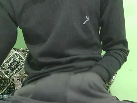 Snapshot of rockyy23boy chatting on December 1, 2025, 2:33 pm rockyy23boy online show from December 1, 2025, 2:33 pm