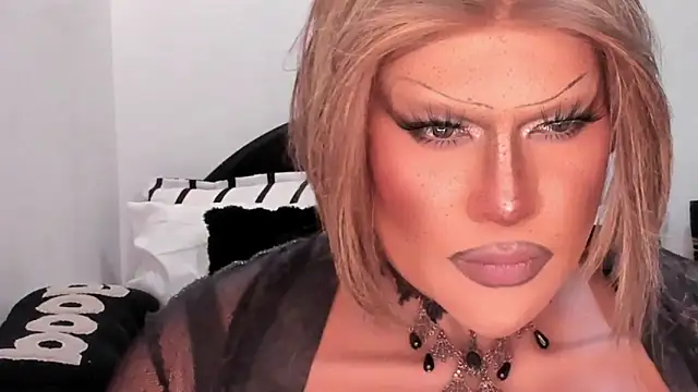 Snapshot of MistressDuhara chatting on May 17, 2026, 3:48 am MistressDuhara online show from May 17, 2026, 3:48 am