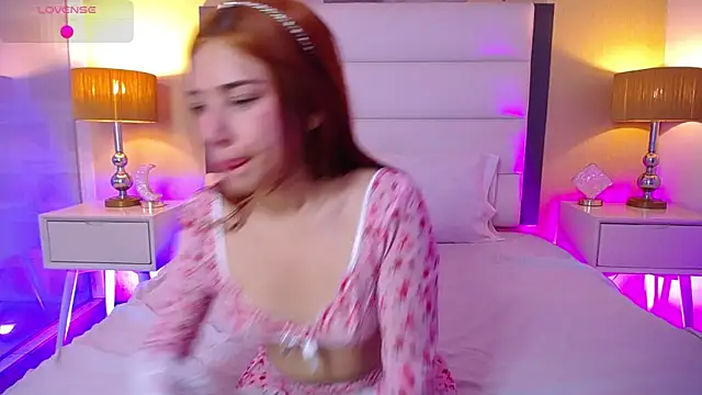 Solara- online show from October 22, 2025, 7:46 pm