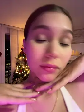 Nikii   online show from December 21, 2025, 5:03 am