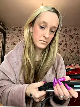 Snapshot of LucyRoseMae chatting on December 4, 2025, 1:09 pm LucyRoseMae online show from December 4, 2025, 1:09 pm