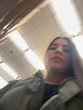 Snapshot of Isabella21_ chatting on September 25, 2025, 8:34 pm Isabella21 online show from September 25, 2025, 8:34 pm