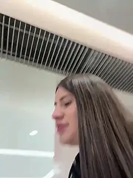 Snapshot of Isabella21_ chatting on October 18, 2025, 12:13 am Isabella21 online show from October 18, 2025, 12:13 am