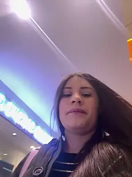 Snapshot of Isabella21_ chatting on November 10, 2025, 1:04 am Isabella21 online show from November 10, 2025, 1:04 am