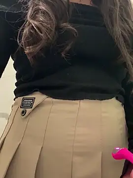 Snapshot of Isabella21_ chatting on November 13, 2025, 8:30 pm Isabella21 online show from November 13, 2025, 8:30 pm