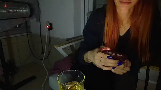 FenaLady online show from April 17, 2026, 11:52 pm