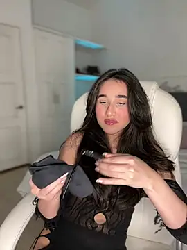 julieta jhonss online show from April 13, 2026, 2:06 am