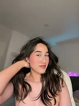 Snapshot of julieta_jhonss chatting on May 4, 2026, 2:18 am julieta jhonss online show from May 4, 2026, 2:18 am