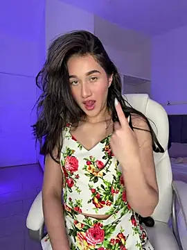 Snapshot of julieta_jhonss chatting on May 9, 2026, 2:39 am julieta jhonss online show from May 9, 2026, 2:39 am