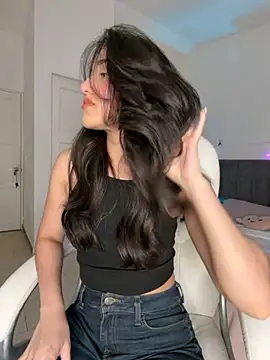 Snapshot of julieta_jhonss chatting on May 10, 2026, 3:23 am julieta jhonss online show from May 10, 2026, 3:23 am