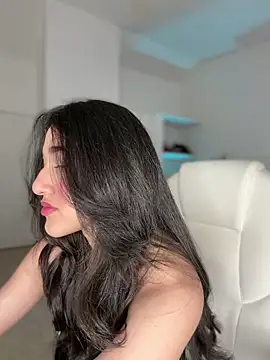 Snapshot of julieta_jhonss chatting on June 18, 2026, 2:12 am julieta jhonss online show from June 18, 2026, 2:12 am