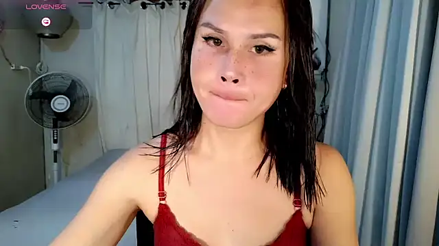 Snapshot of holly_bitch chatting on July 18, 2026, 1:10 am holly bitch online show from July 18, 2026, 1:10 am