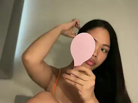 evabuntog online show from June 10, 2026, 9:57 pm