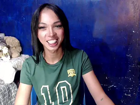 Snapshot of Simi_Ipit chatting on April 23, 2026, 1:24 pm Simi Ipit online show from April 23, 2026, 1:24 pm