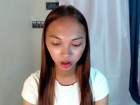 Snapshot of Simi_Ipit chatting on May 10, 2026, 4:45 pm Simi Ipit online show from May 10, 2026, 4:45 pm