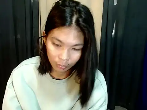 Snapshot of laura_leeforever chatting on June 5, 2026, 1:23 am laura leeforever online show from June 5, 2026, 1:23 am